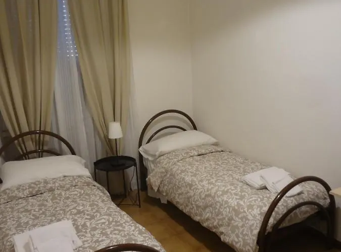 Accademia * 利沃诺